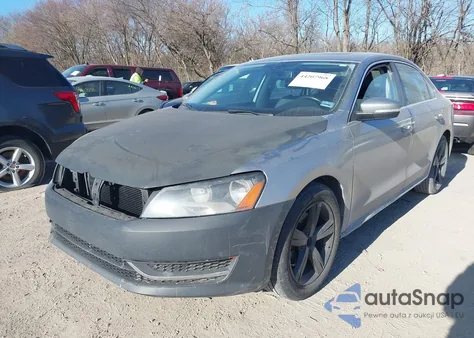 2013 Volkswagen Passat 2.5L Se из США, поврежденный, VIN 1VWBP7A35DC057009